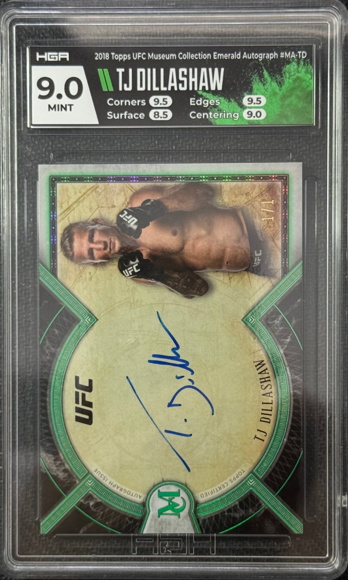 2018 Topps Museum Collection UFC TJ Dillashaw Emerald Autograph 1/1 HGA 9